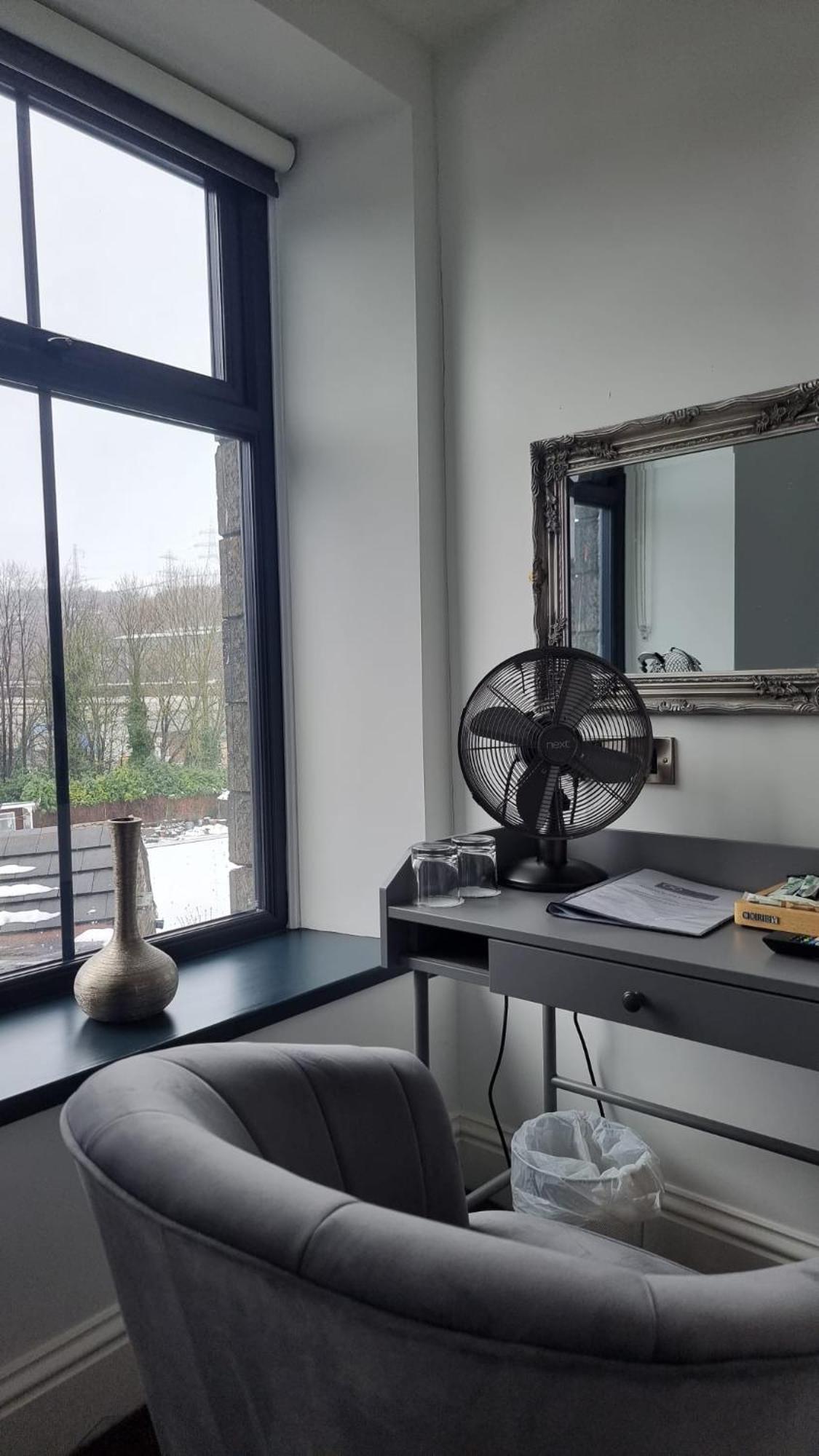 The Friendship Hotel Stocksbridge  Eksteriør billede