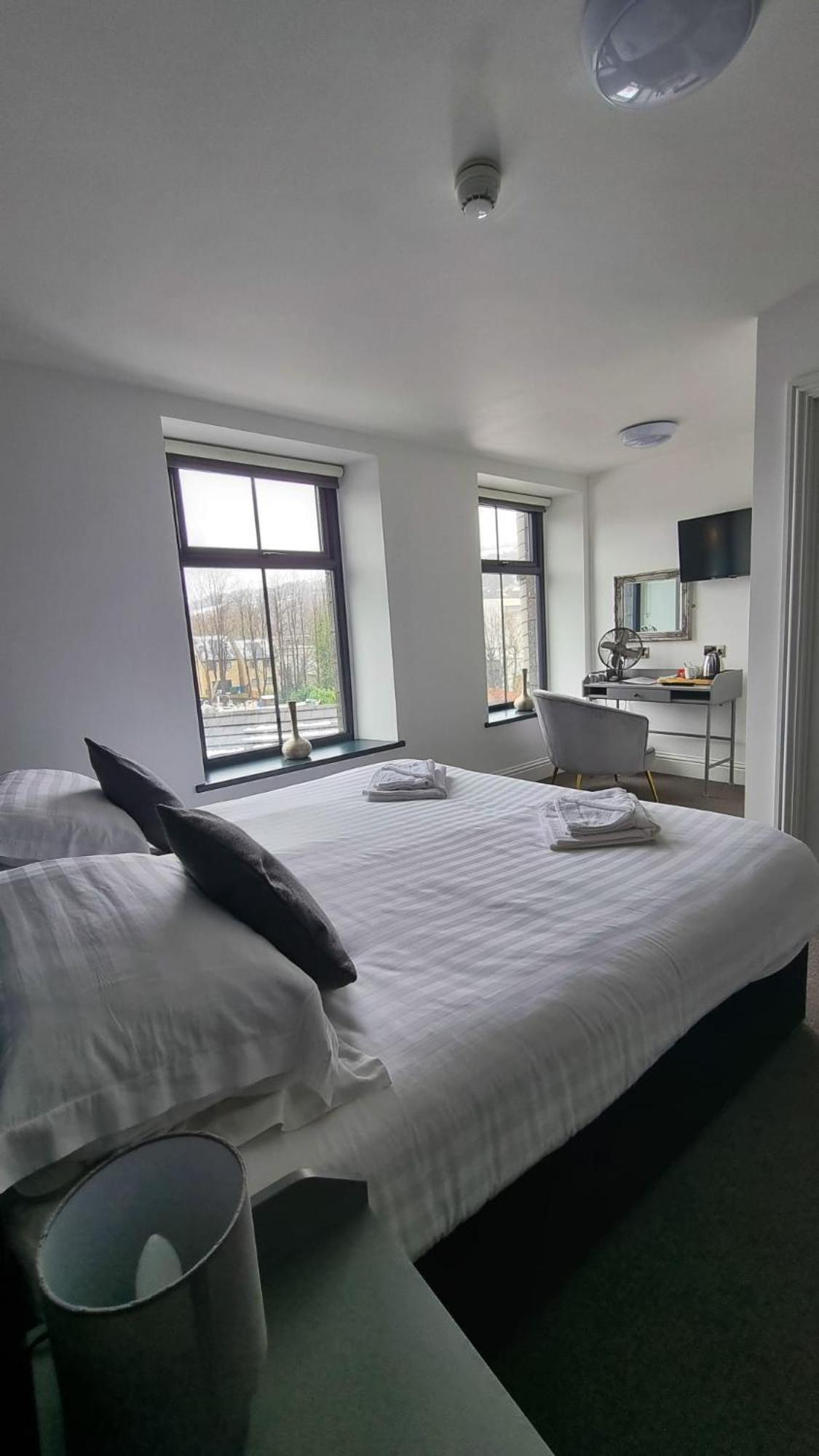The Friendship Hotel Stocksbridge  Eksteriør billede